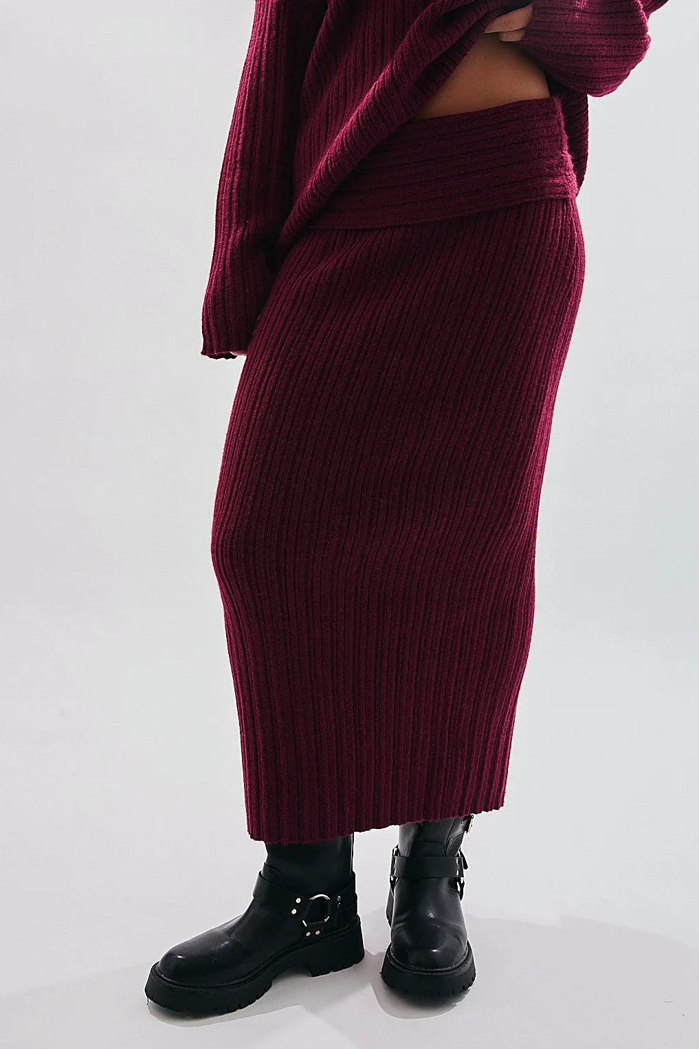 Burgundy maxi skirt knitted in a heavier sweater fabric